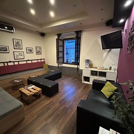 Albergue Boutique Square *