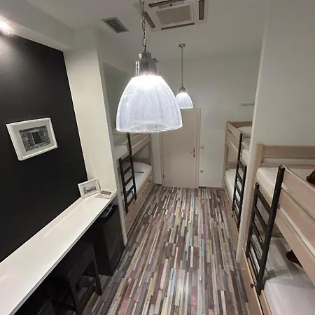 Boutique Square Albergue *