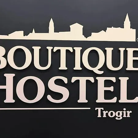 Albergue Boutique Square