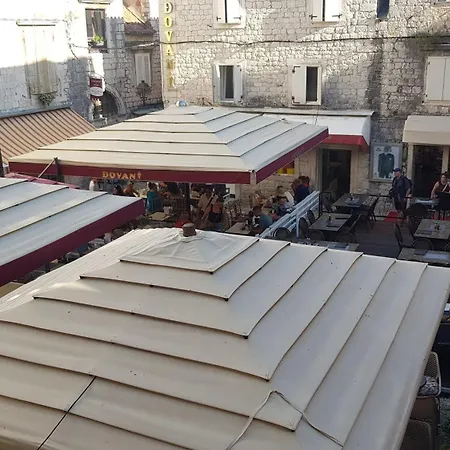 Boutique Square Albergue *
